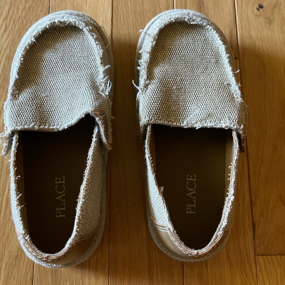 Children’s place slip on deck shoes